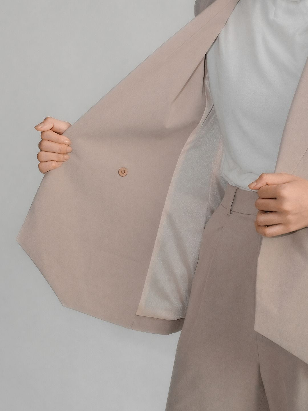 Ultra Suit 3.0 雙排扣外套 白晝沙 - TRANZEND