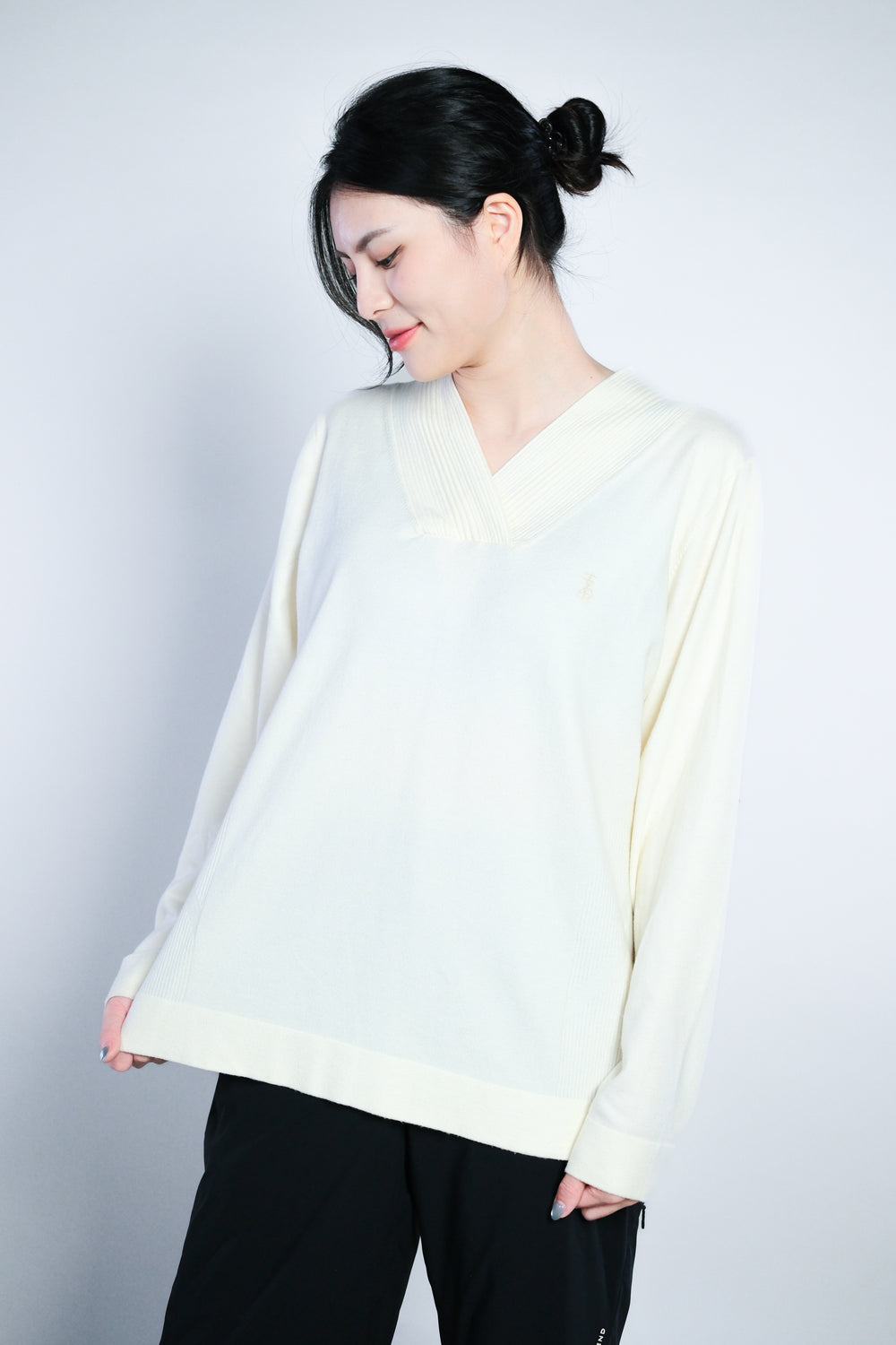 Vneck WoolBlend Sweater V領羊毛混紡毛衣