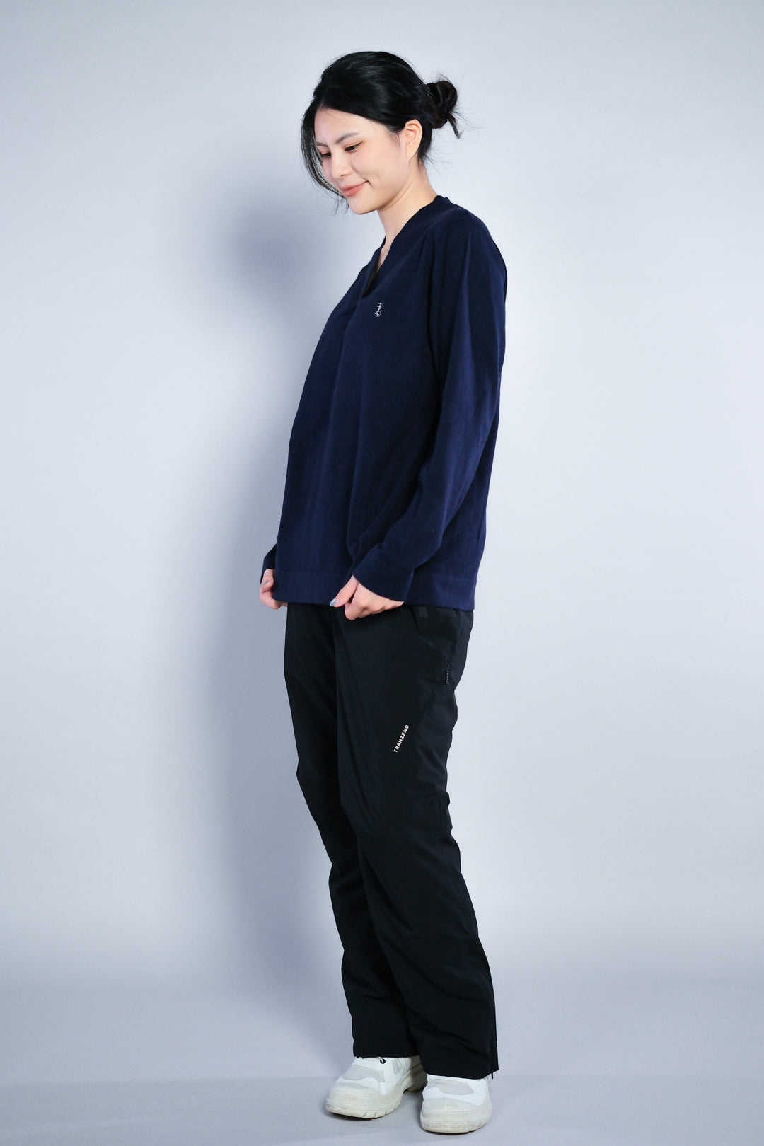 Vneck WoolBlend Sweater V領羊毛混紡毛衣
