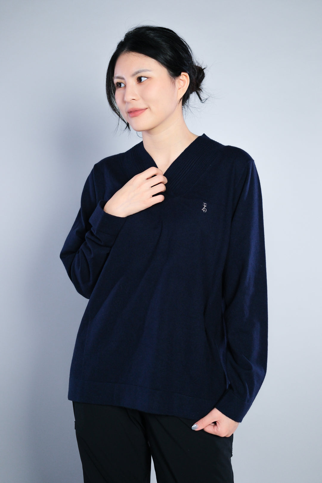 Vneck WoolBlend Sweater V領羊毛混紡毛衣