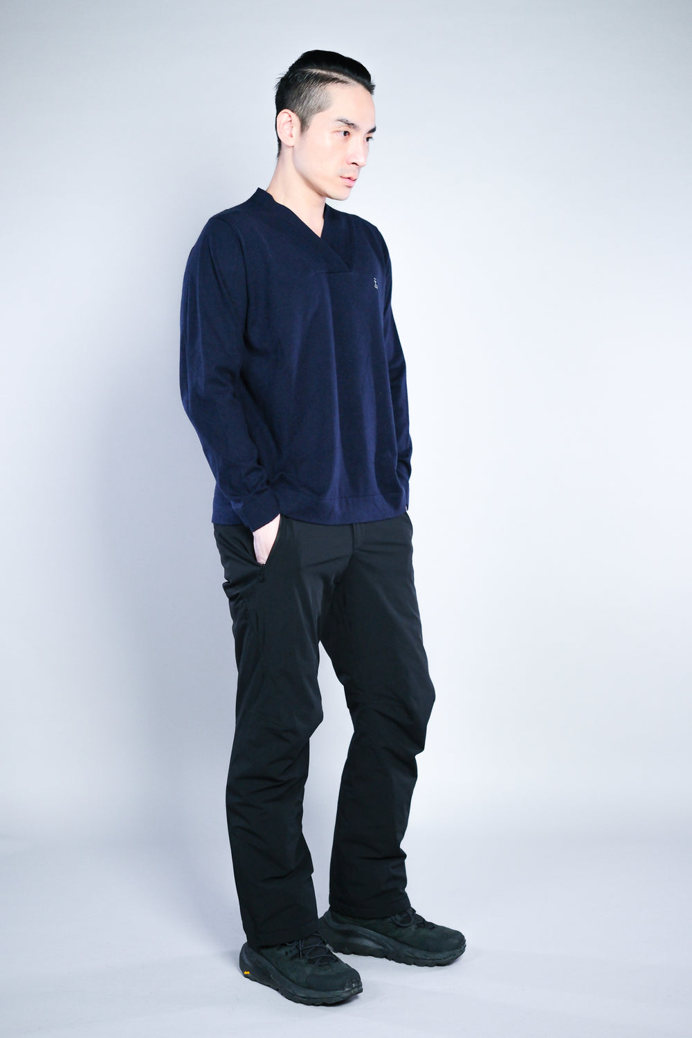 Vneck WoolBlend Sweater V領羊毛混紡毛衣