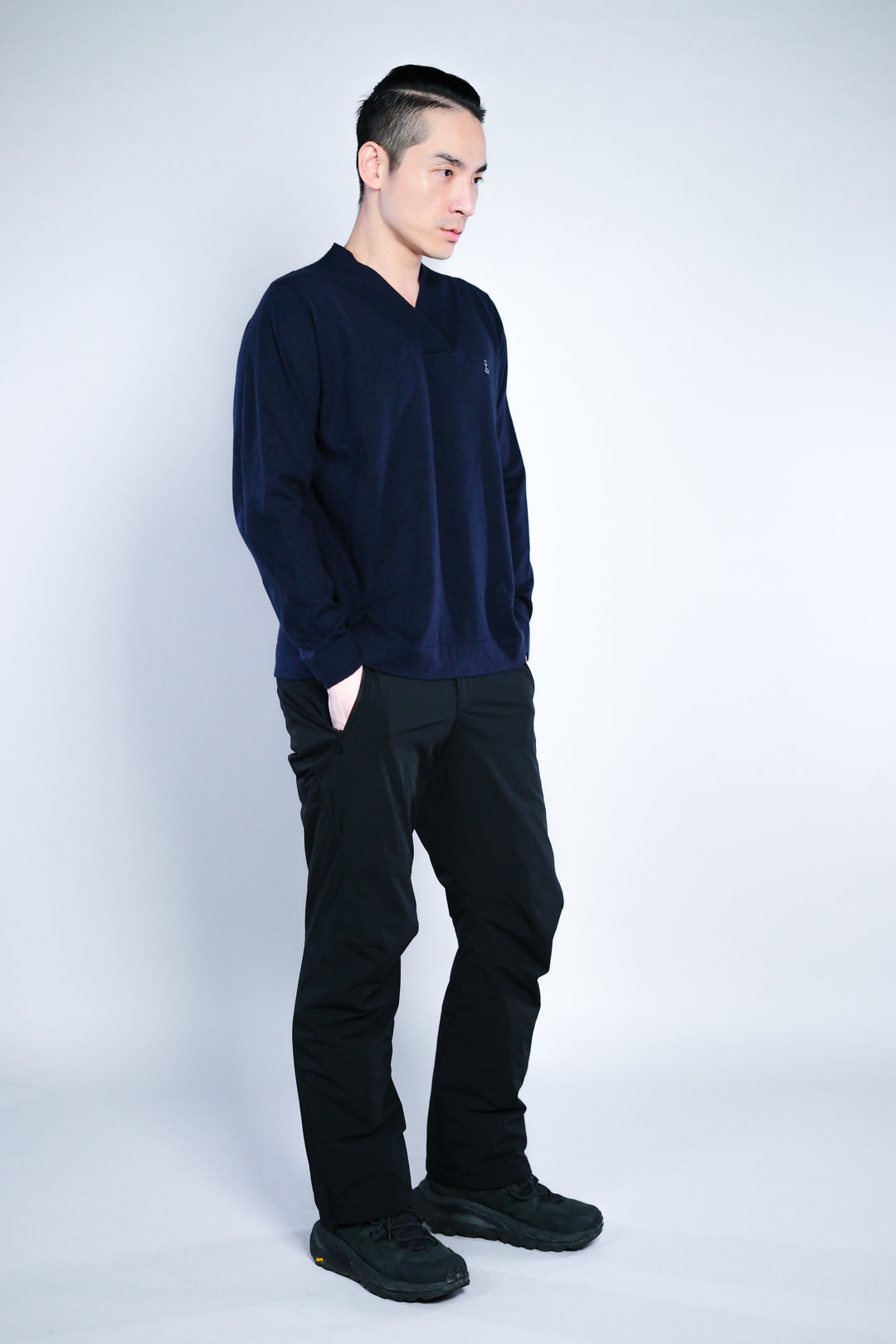 Vneck WoolBlend Sweater V領羊毛混紡毛衣