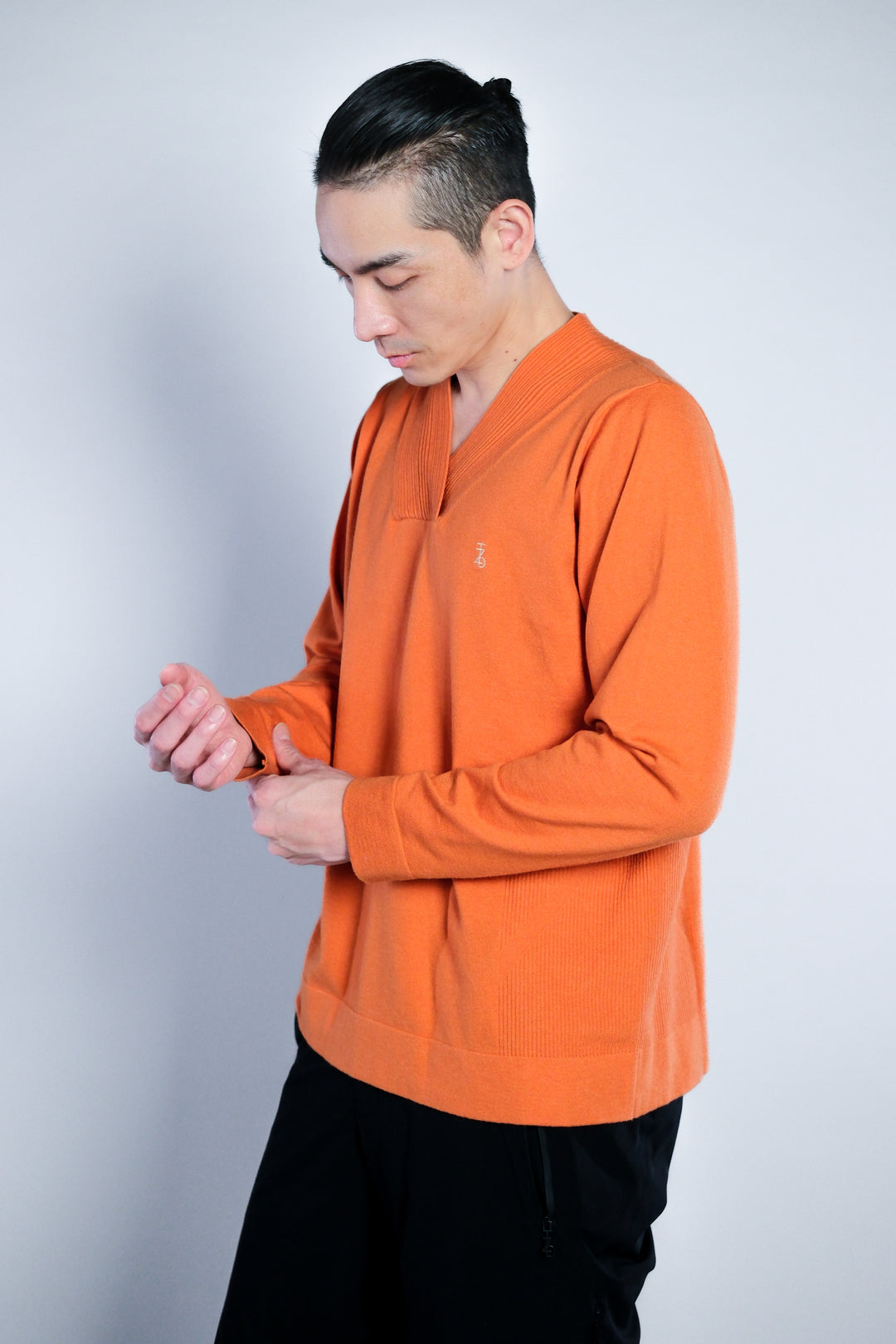 Vneck WoolBlend Sweater V領羊毛混紡毛衣