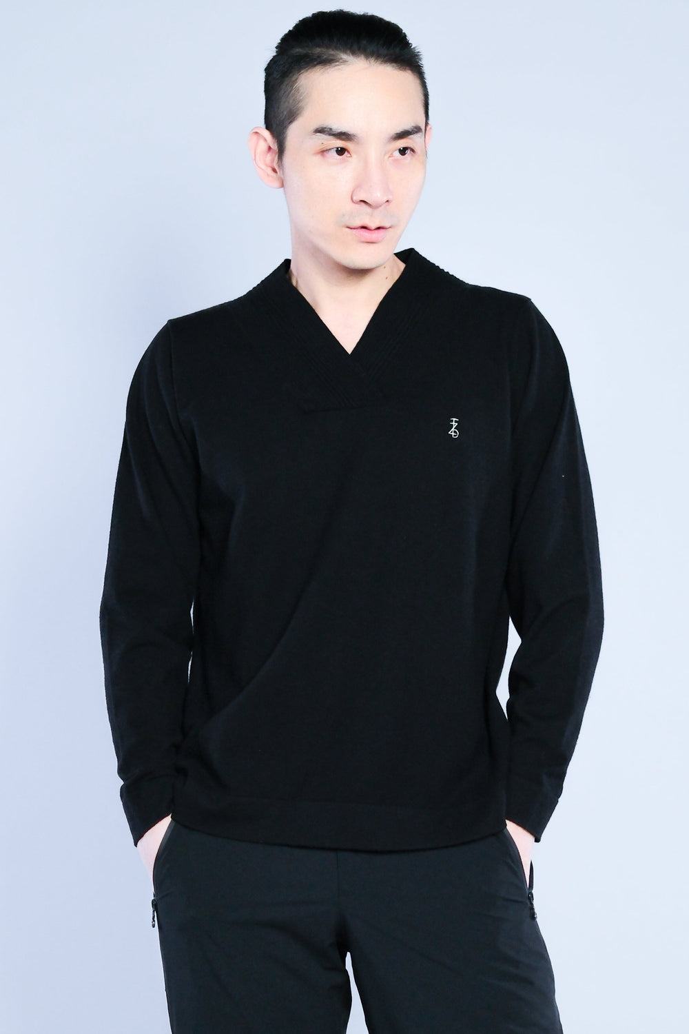 Vneck WoolBlend Sweater V領羊毛混紡毛衣