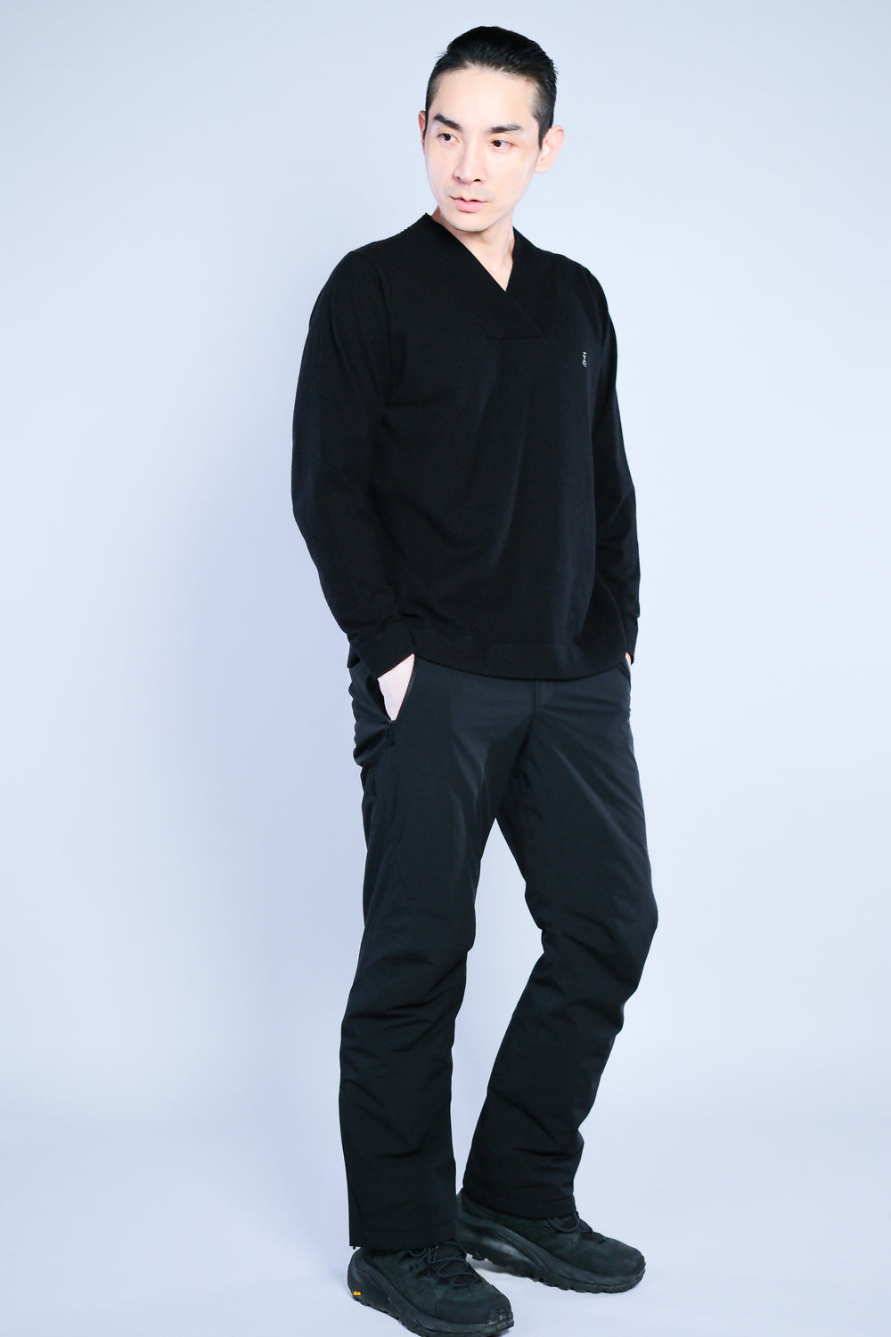 Vneck WoolBlend Sweater V領羊毛混紡毛衣