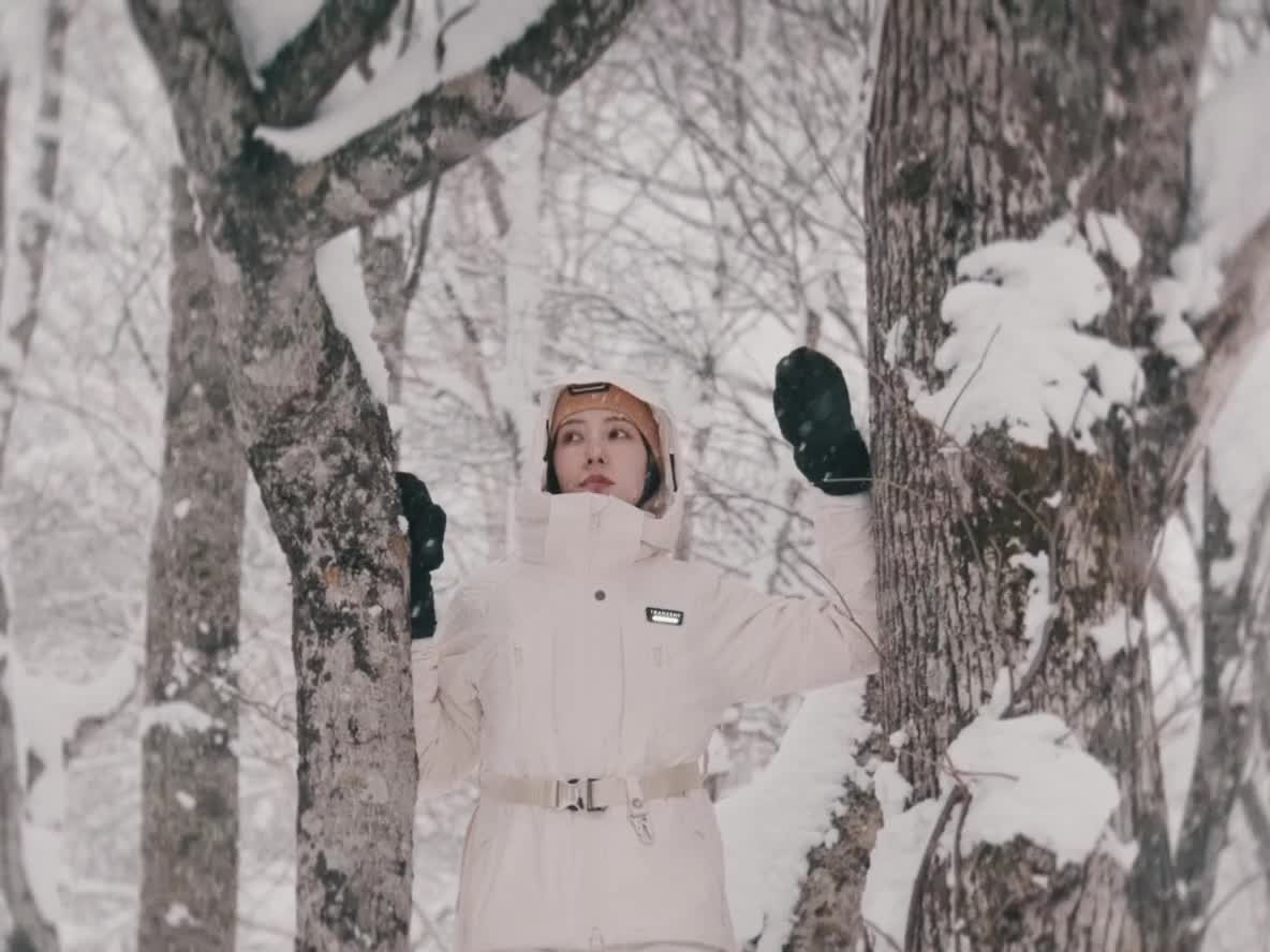 Ultra Jacket 與 Coat 系列雪地實拍，家族展示