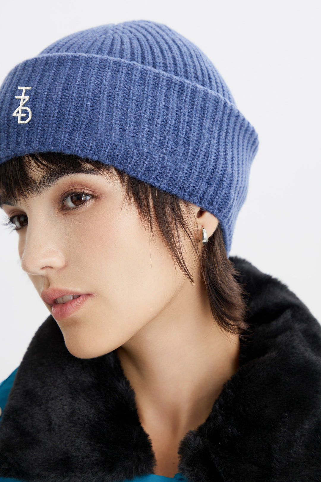 TRANZEND 女款穿搭 藍色 商品細節