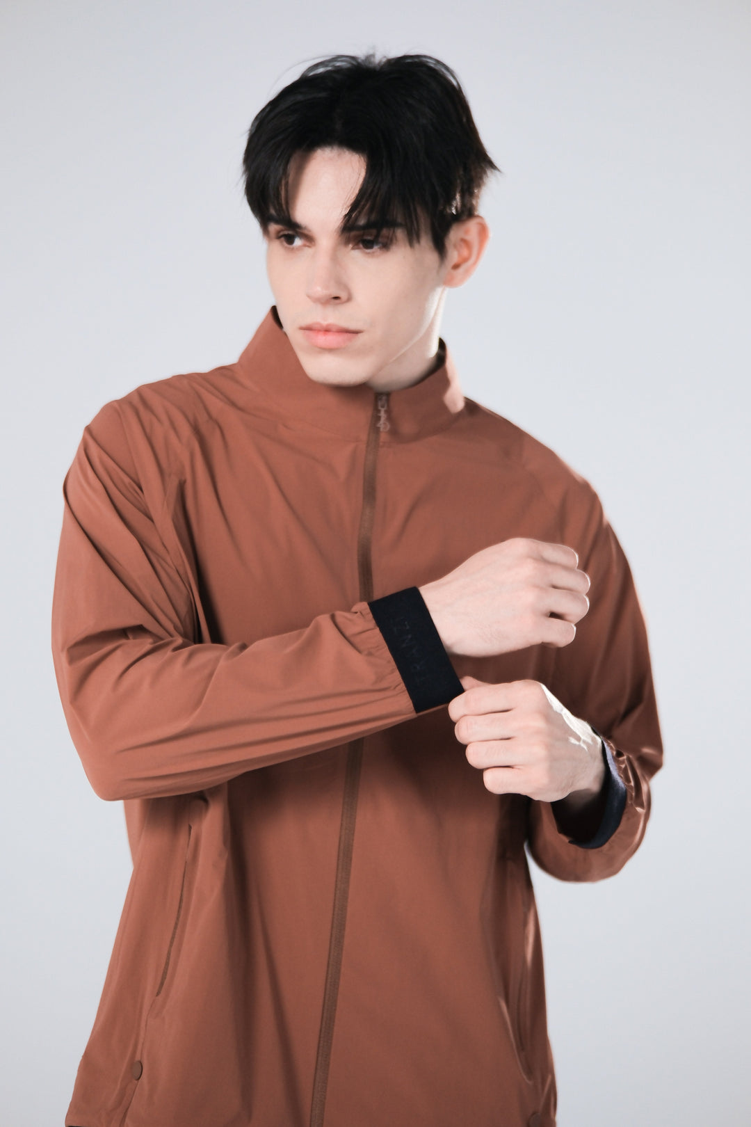 TRANZEND 冰感彈力外套 男 棕 EC照
