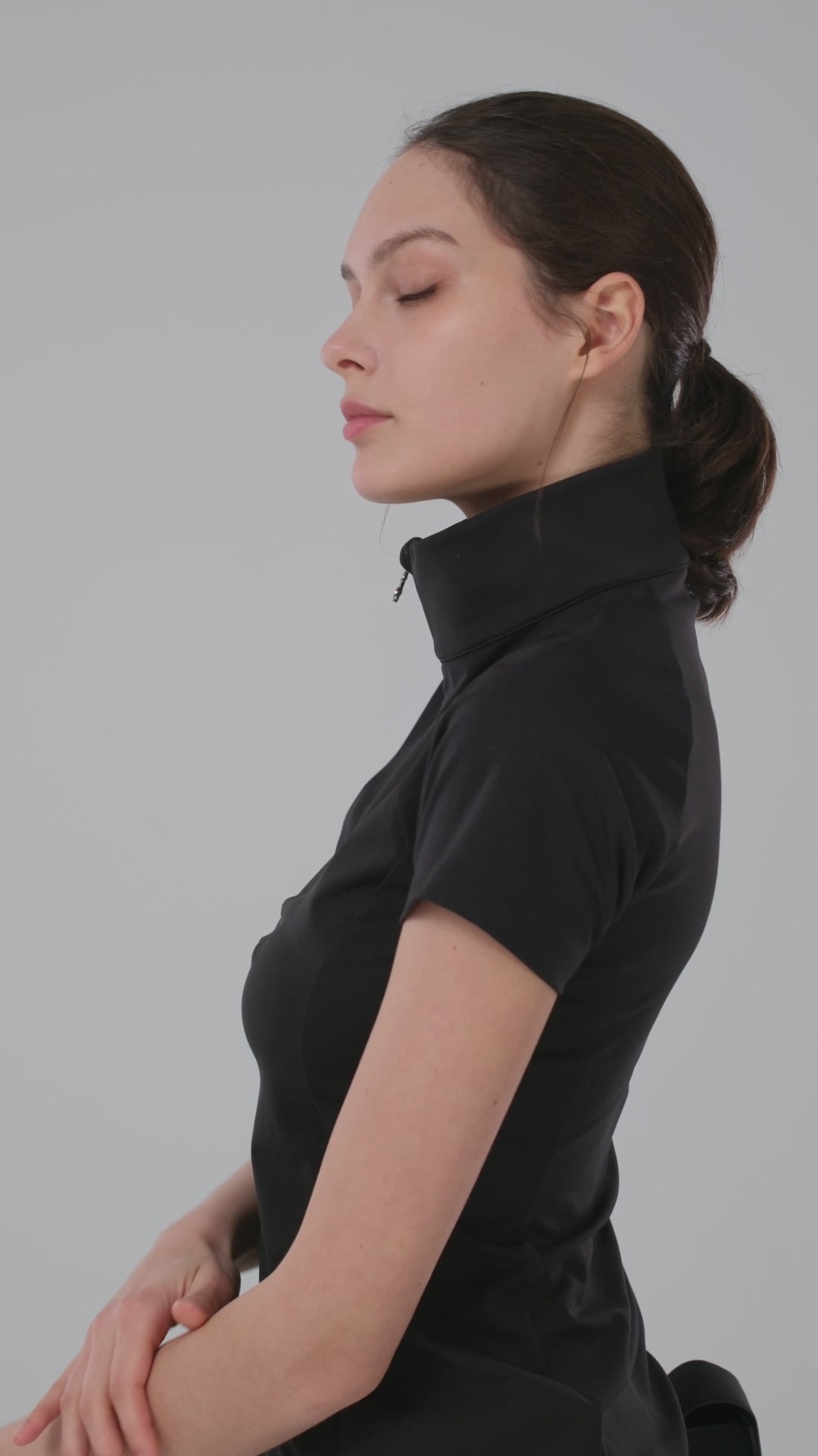 Quater-Zip Mock Neck Polo ｜拉鍊高領Polo 女版