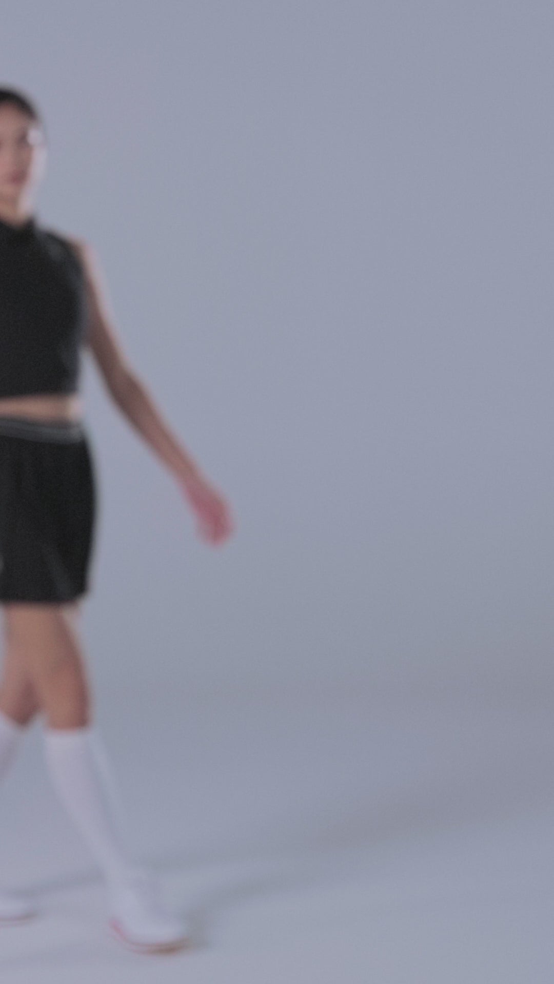 TRANZEND 短版背心Polo衫 女 黑 影片
