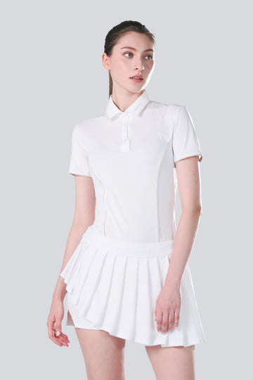 TRANZEND 女款冰感釘釦Polo衫經典白正面穿著