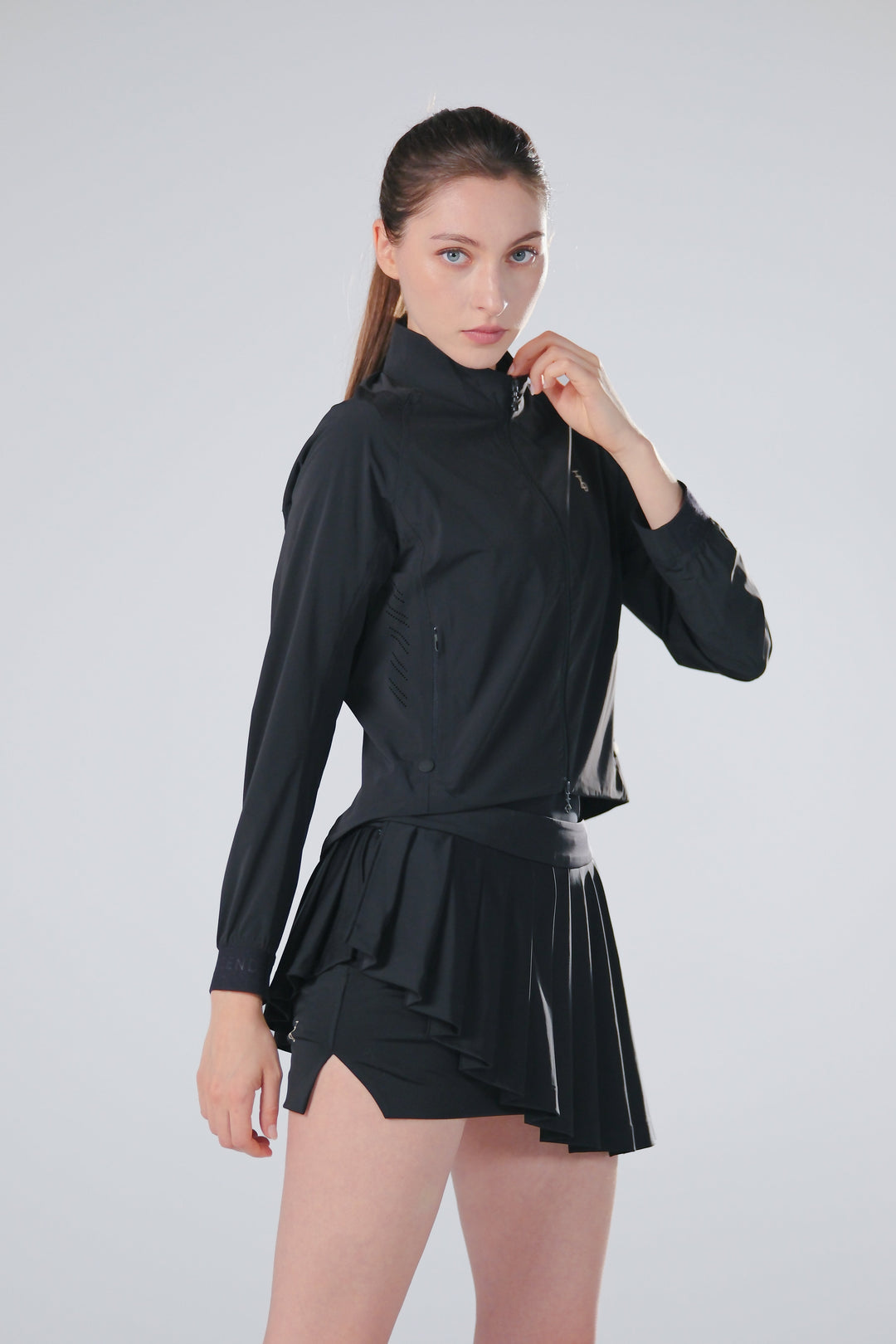 TRANZEND 冰感彈力外套 女 黑 EC照