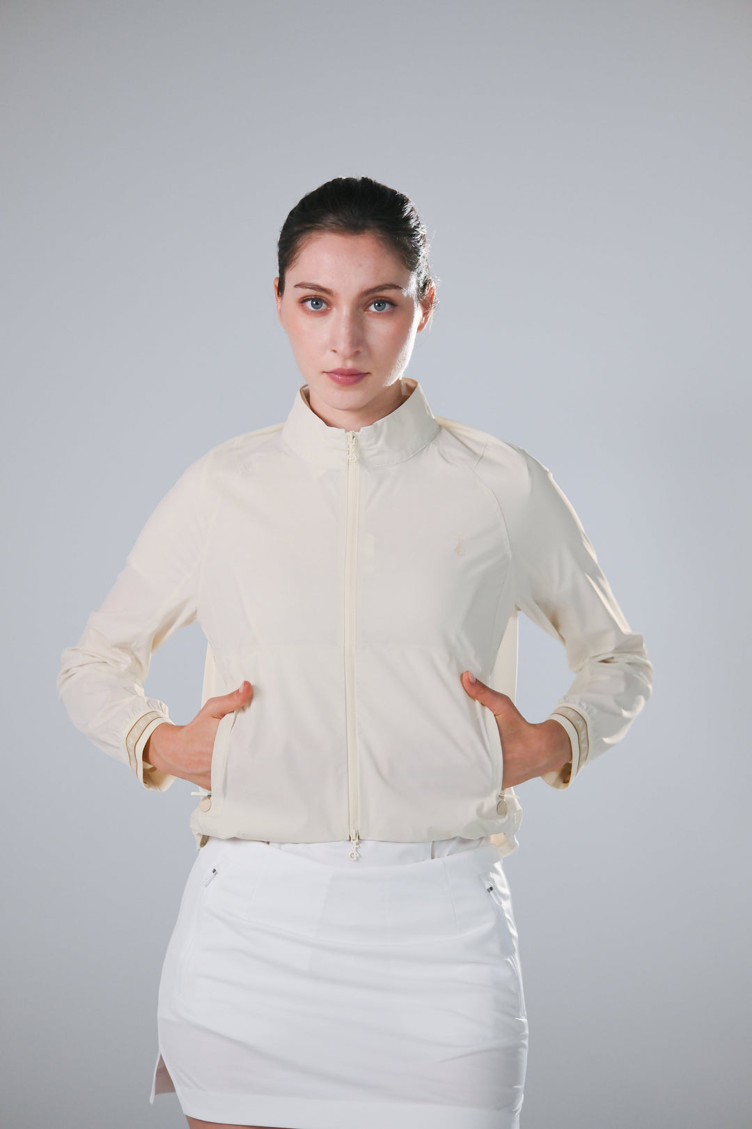 TRANZEND 冰感彈力外套 女 白 EC照